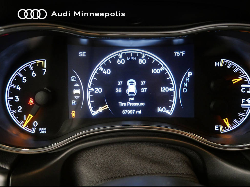 Thumbnail: 2019 Jeep Grand Cherokee - 10