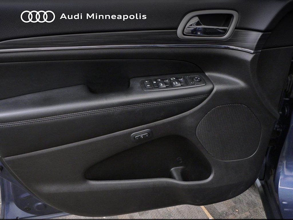Thumbnail: 2019 Jeep Grand Cherokee - 15