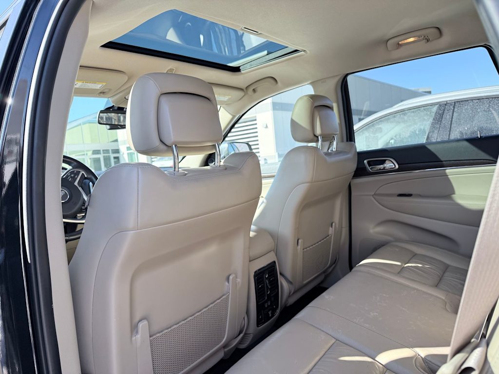 Thumbnail: 2015 Jeep Grand Cherokee - 6