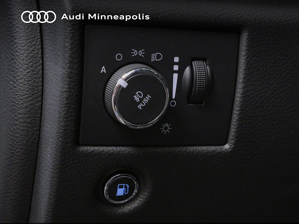 Thumbnail: 2021 Jeep Grand Cherokee - 19