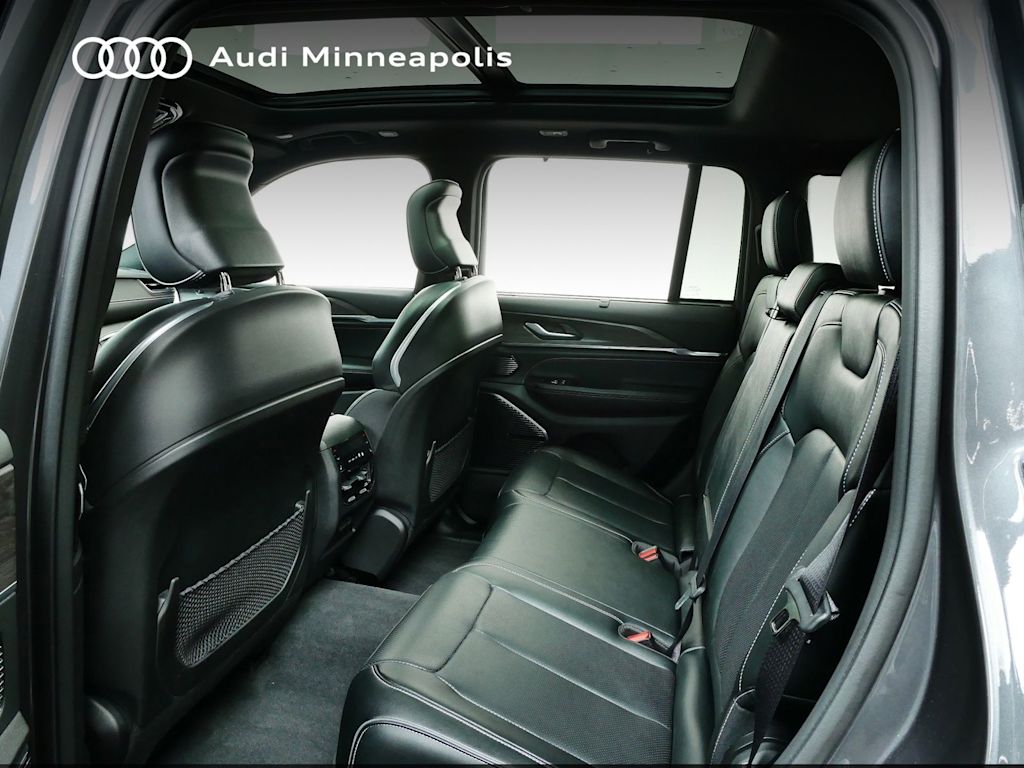 Thumbnail: 2022 Jeep Grand Cherokee - 9