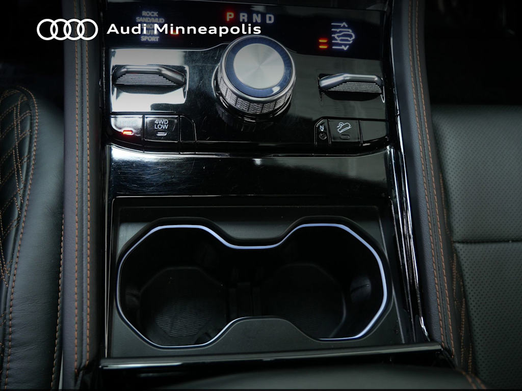 Thumbnail: 2022 Jeep Grand Cherokee - 17