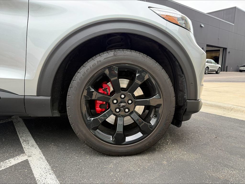 Thumbnail: 2021 Ford Explorer - 4