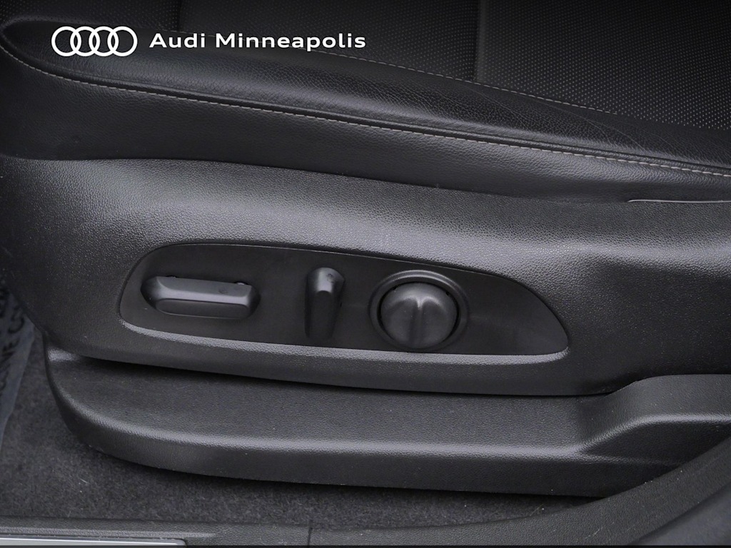 Thumbnail: 2020 GMC Acadia - 16