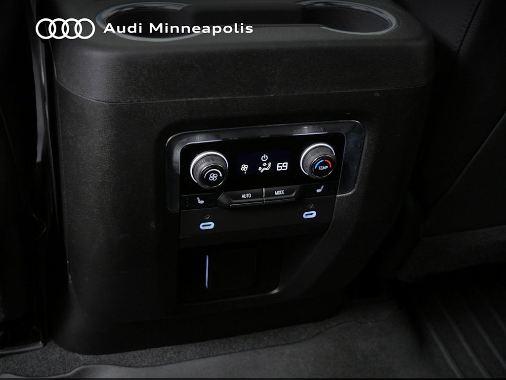 Thumbnail: 2022 Chevrolet Tahoe - 17