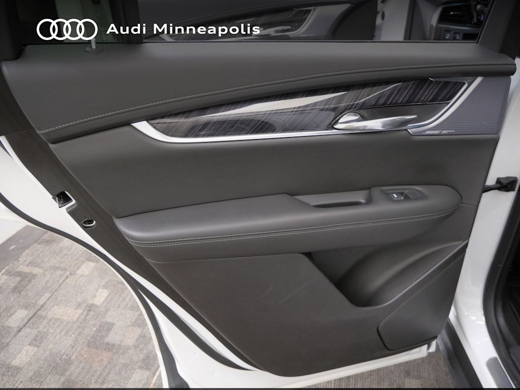 Thumbnail: 2023 Cadillac XT6 - 17