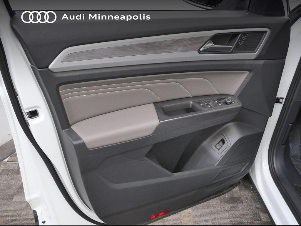 Thumbnail: 2023 Volkswagen Atlas - 16