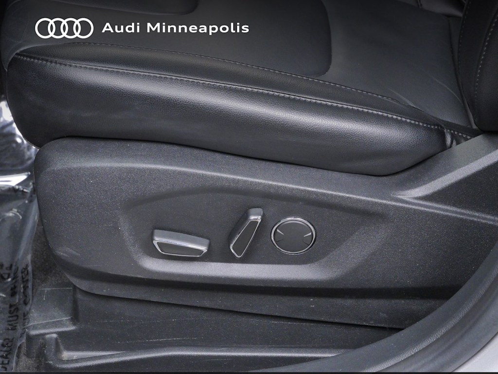 Thumbnail: 2018 Ford Edge - 16