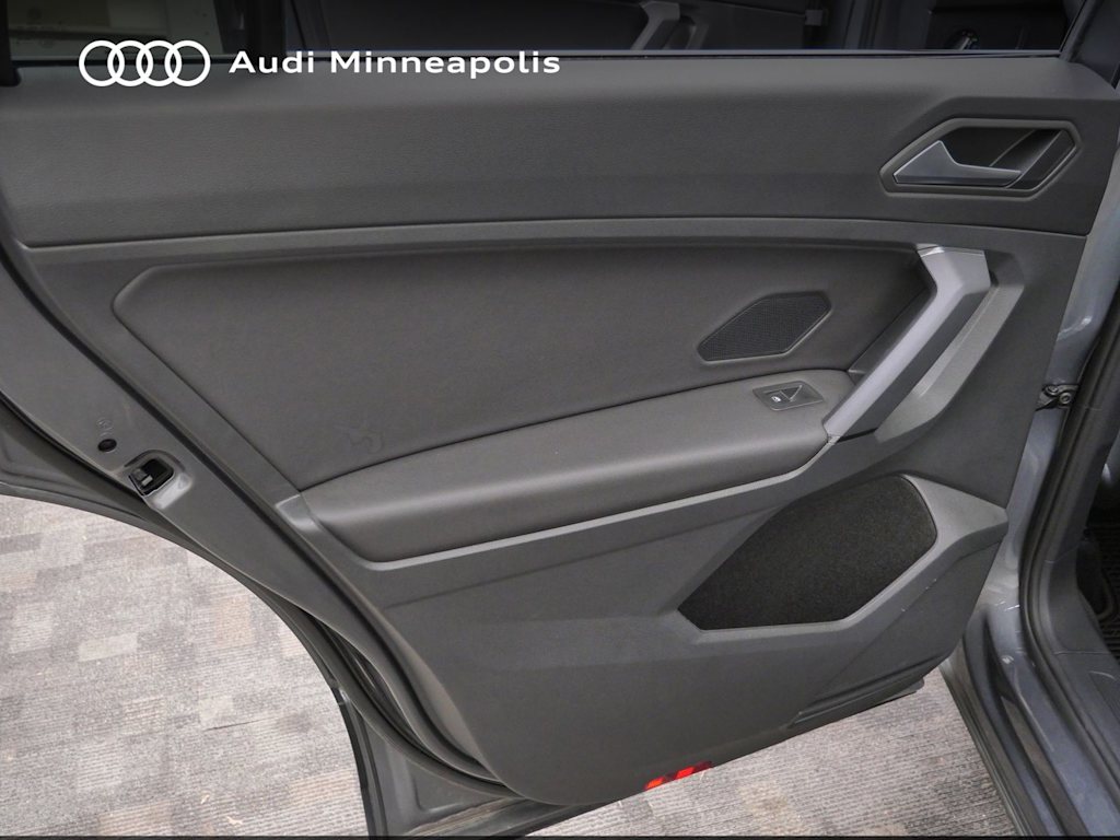 Thumbnail: 2019 Volkswagen Tiguan - 17