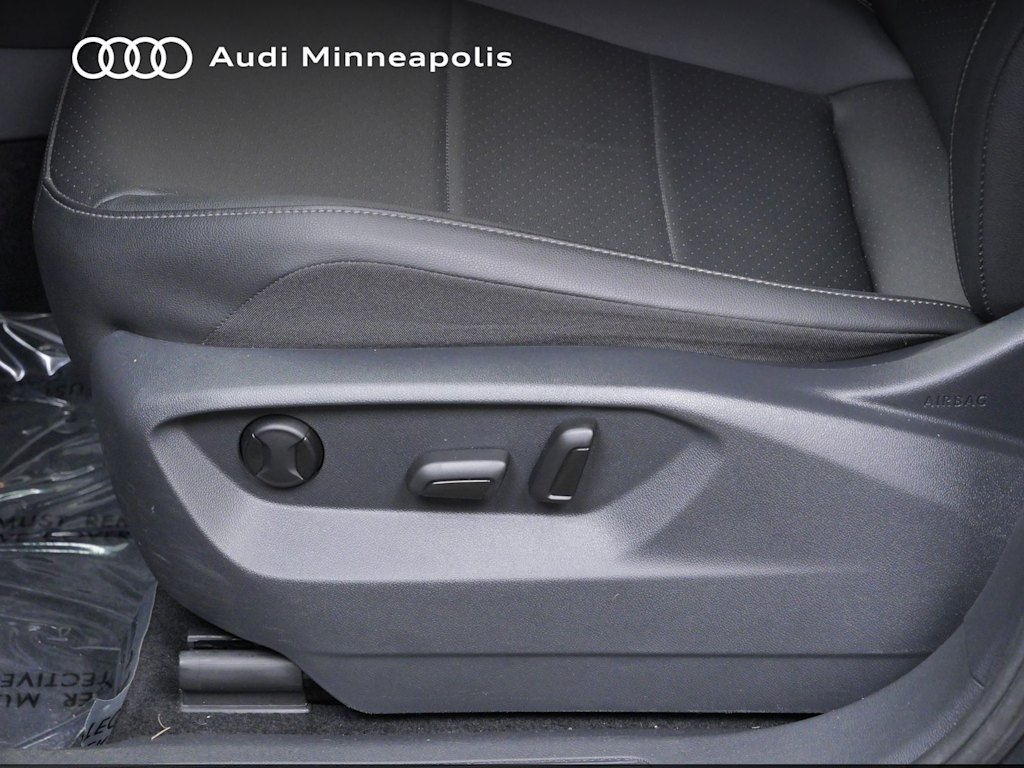 Thumbnail: 2019 Volkswagen Tiguan - 16