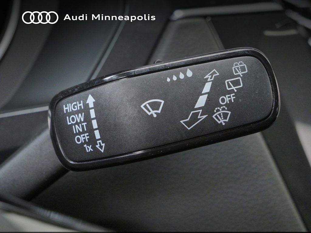 Thumbnail: 2020 Volkswagen Tiguan - 11