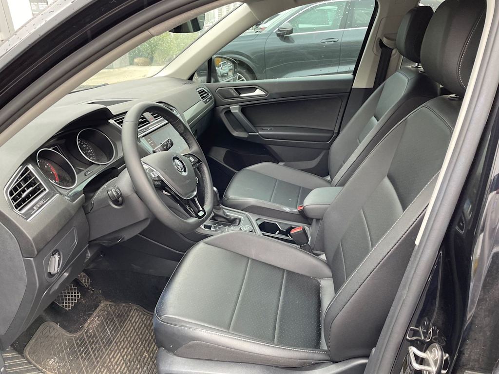 Thumbnail: 2020 Volkswagen Tiguan - 4