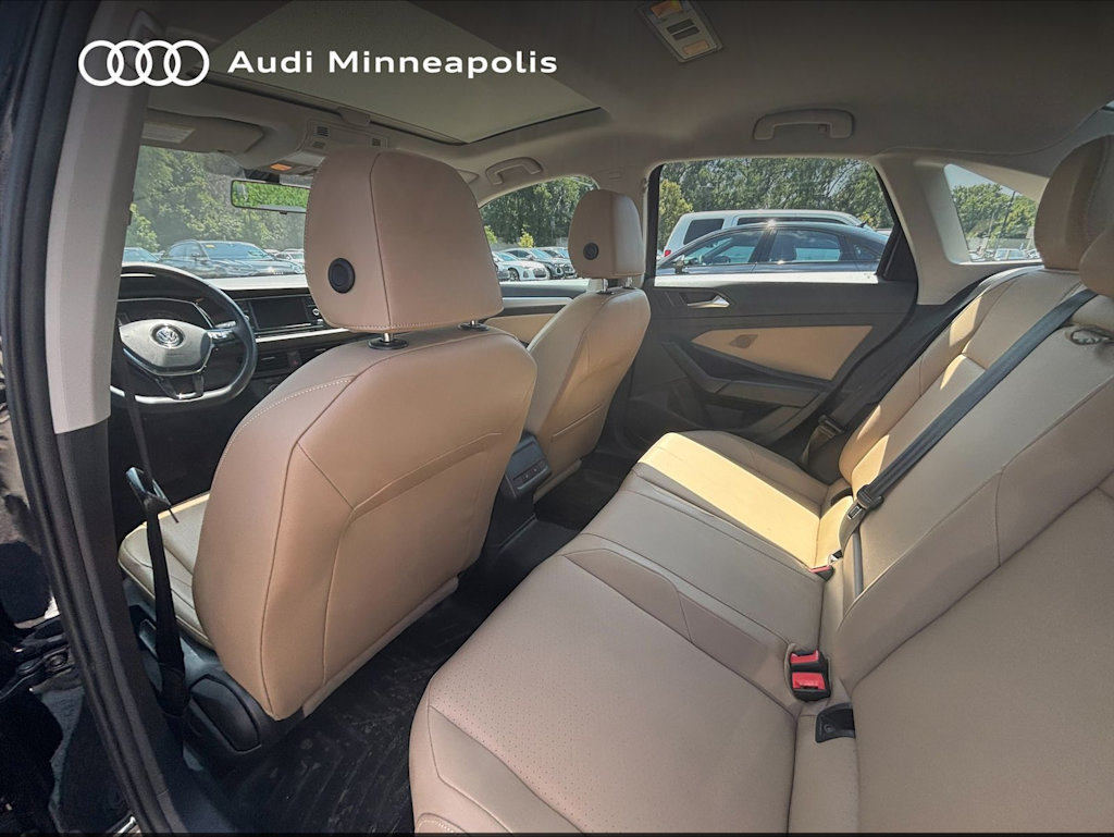 Thumbnail: 2019 Volkswagen Jetta - 16