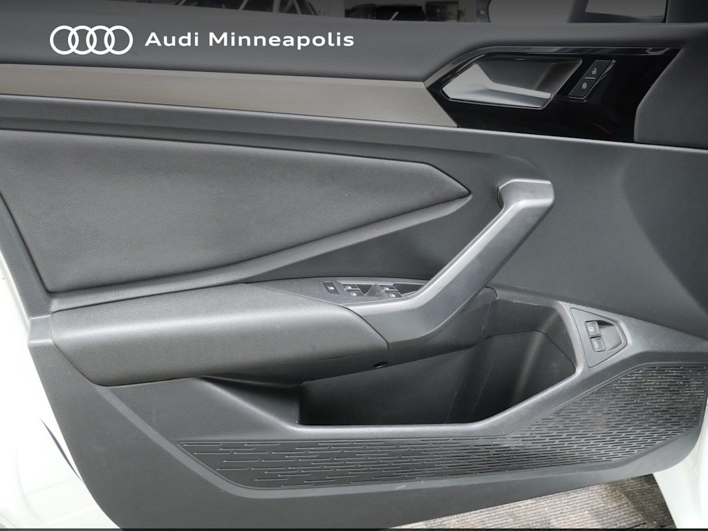 Thumbnail: 2021 Volkswagen Jetta - 14