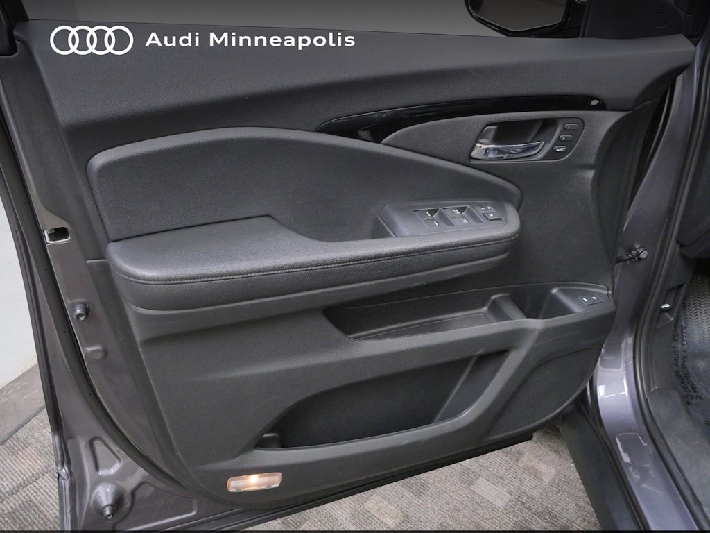 Thumbnail: 2020 Honda Pilot - 15