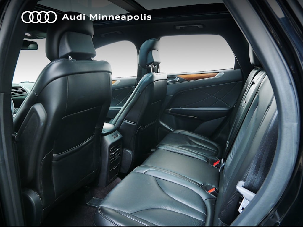 Thumbnail: 2017 Lincoln MKC - 8