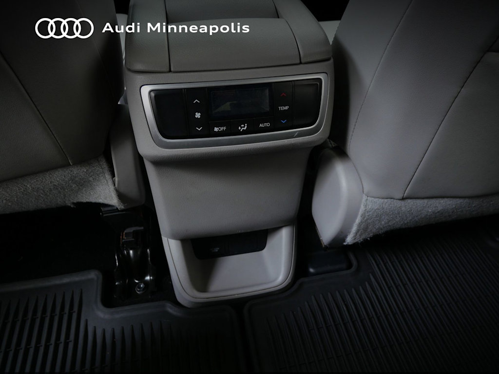 Thumbnail: 2016 Toyota Highlander - 18