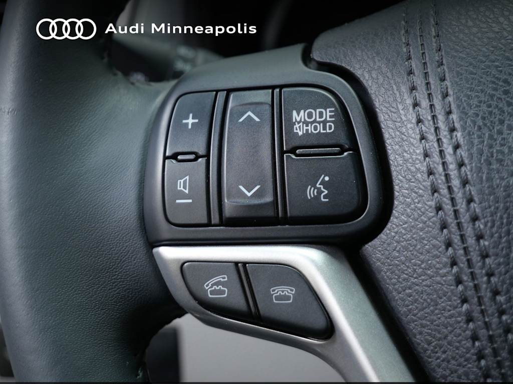 Thumbnail: 2016 Toyota Highlander - 20