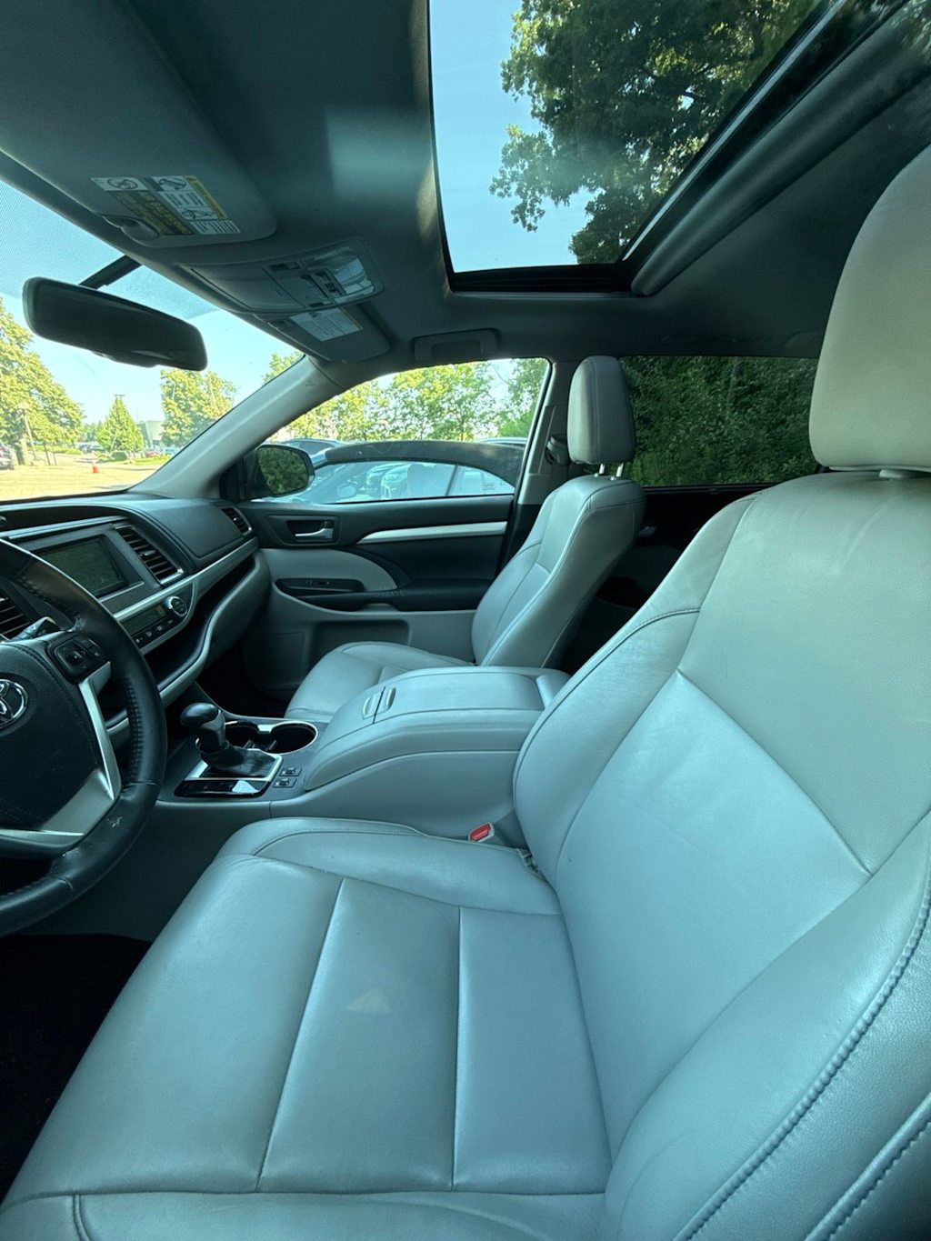 Thumbnail: 2015 Toyota Highlander - 2