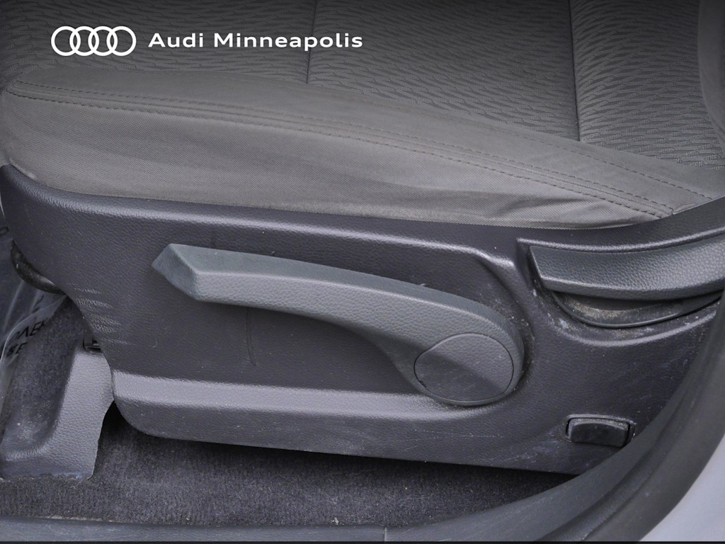 Thumbnail: 2017 Hyundai Santa Fe - 16