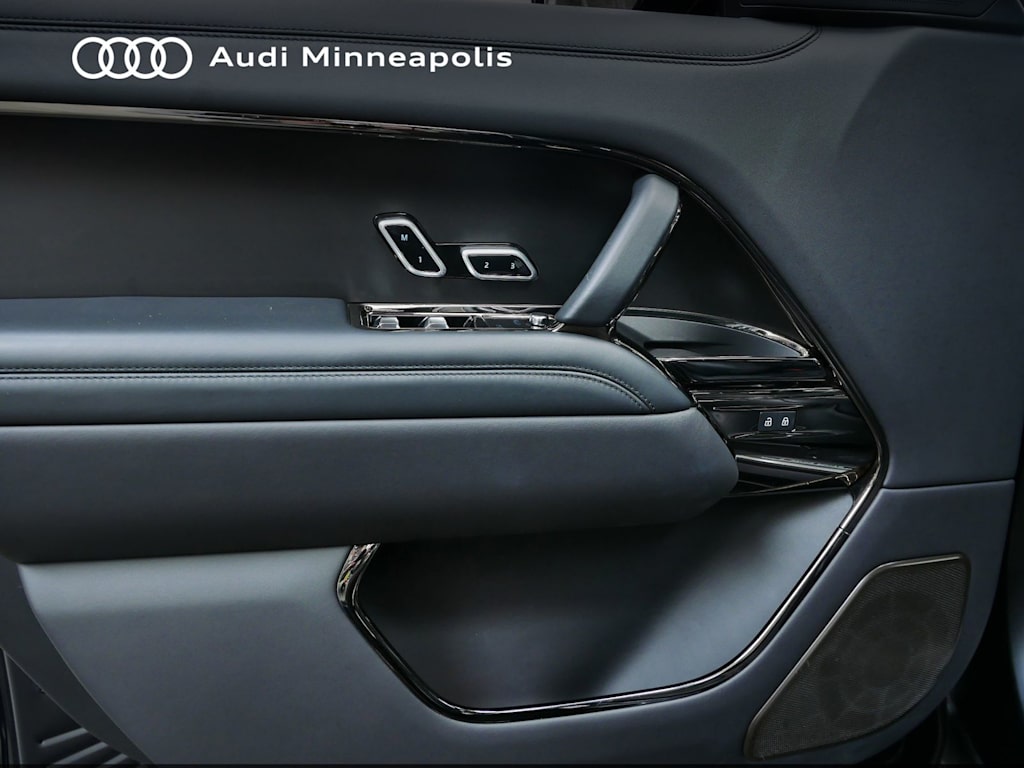 Thumbnail: 2023 Land Rover Range Rover - 15