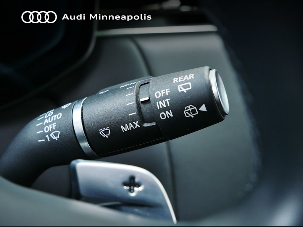 Thumbnail: 2023 Land Rover Range Rover - 10