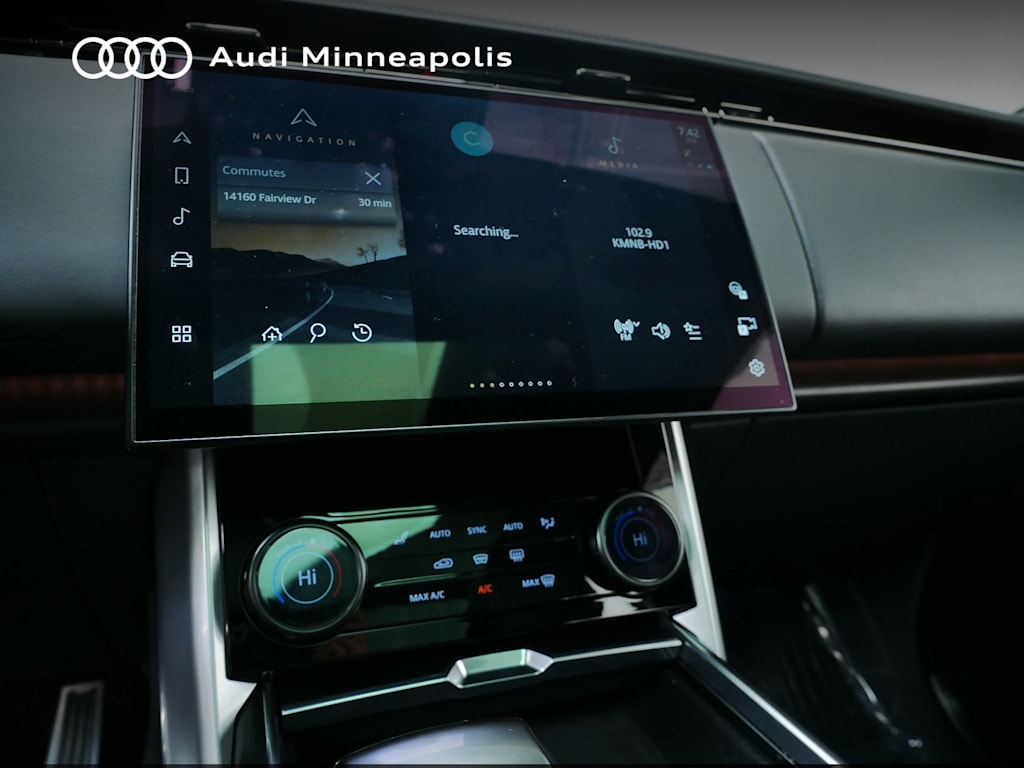 Thumbnail: 2023 Land Rover Range Rover - 20