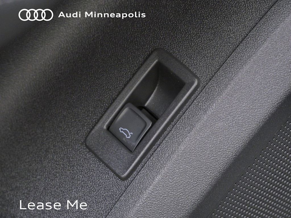 Thumbnail: 2025 Audi Q5 - 6