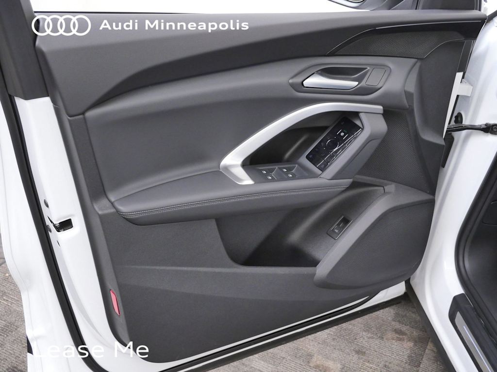 Thumbnail: 2025 Audi Q5 - 17