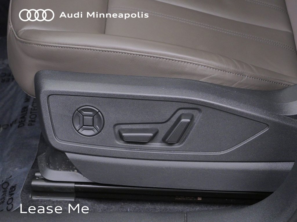 Thumbnail: 2025 Audi Q5 - 17