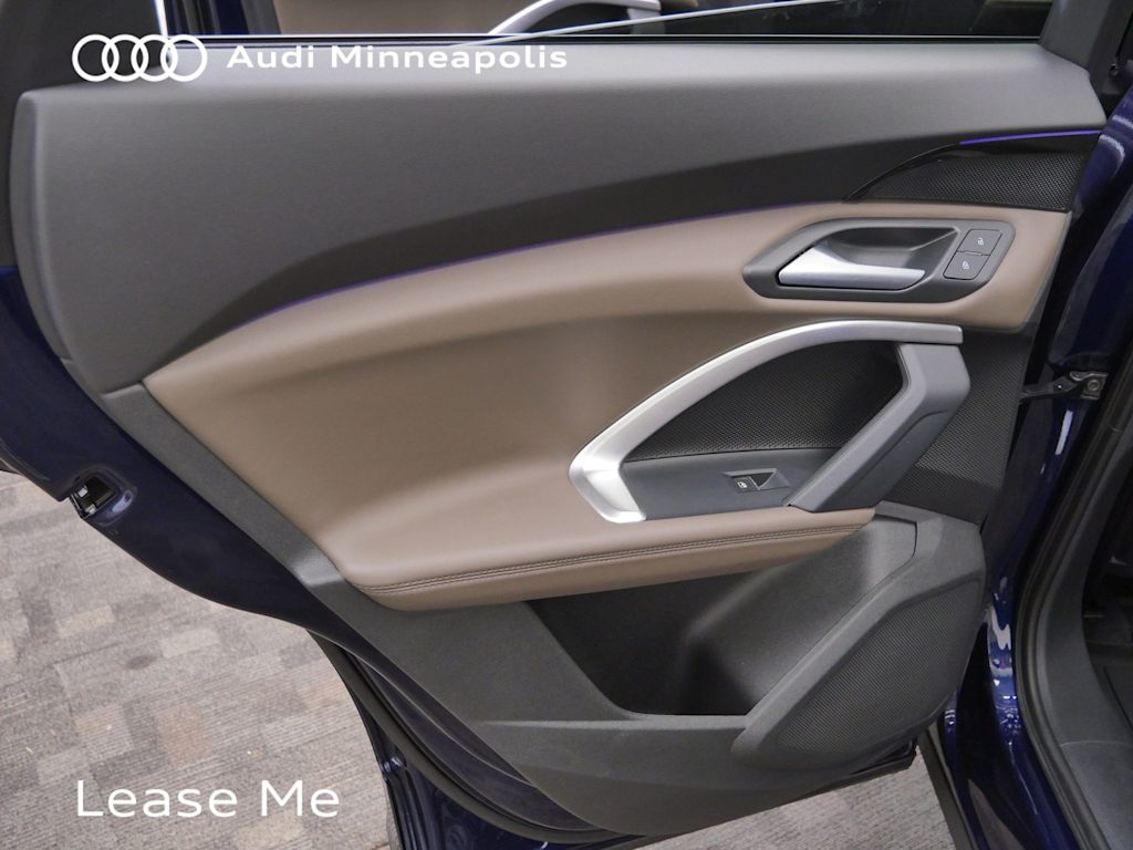 Thumbnail: 2025 Audi Q5 - 18