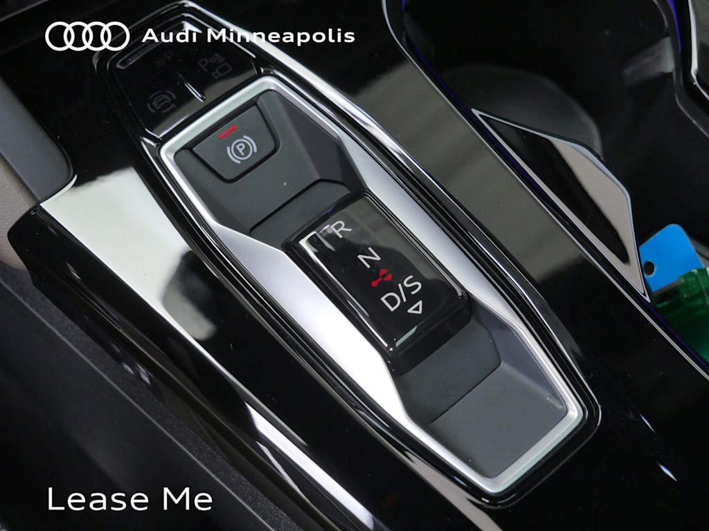 Thumbnail: 2025 Audi Q5 - 11