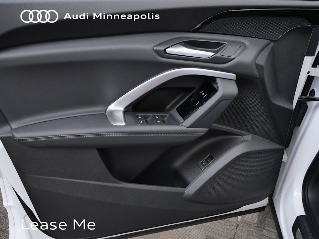 Thumbnail: 2025 Audi Q5 - 16