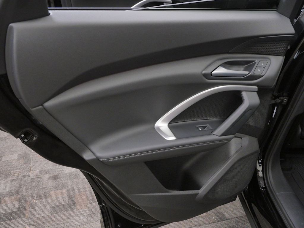 Thumbnail: 2026 Audi Q5 - 14