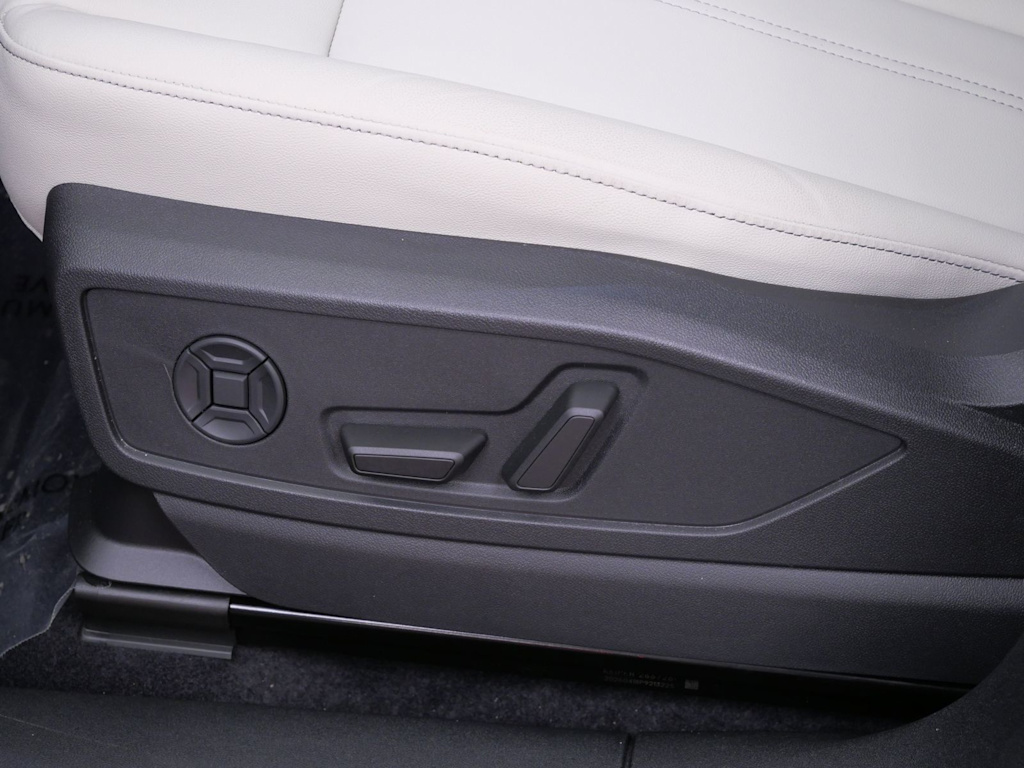 Thumbnail: 2026 Audi Q5 - 13