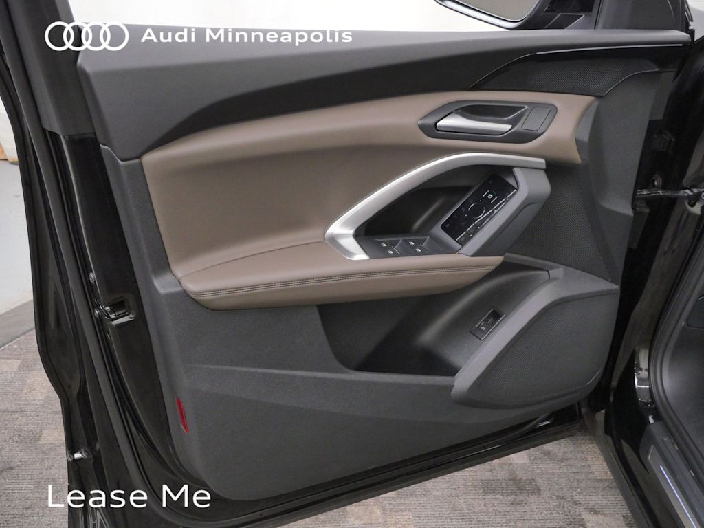 Thumbnail: 2025 Audi Q5 - 16