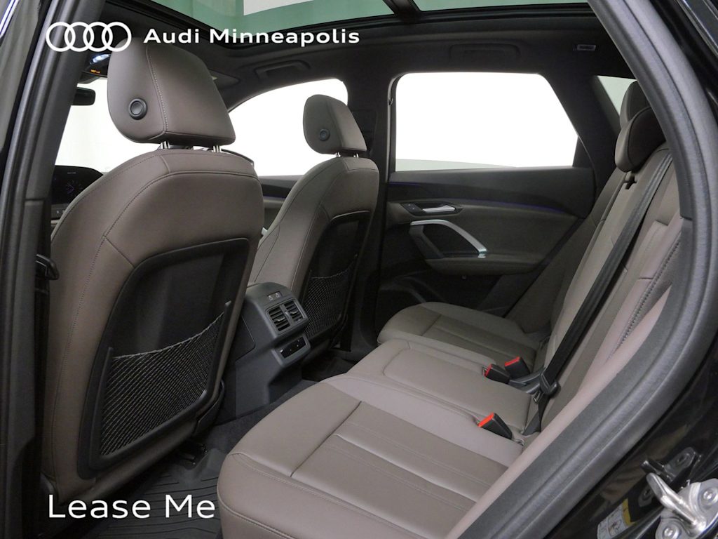 Thumbnail: 2025 Audi Q5 - 8