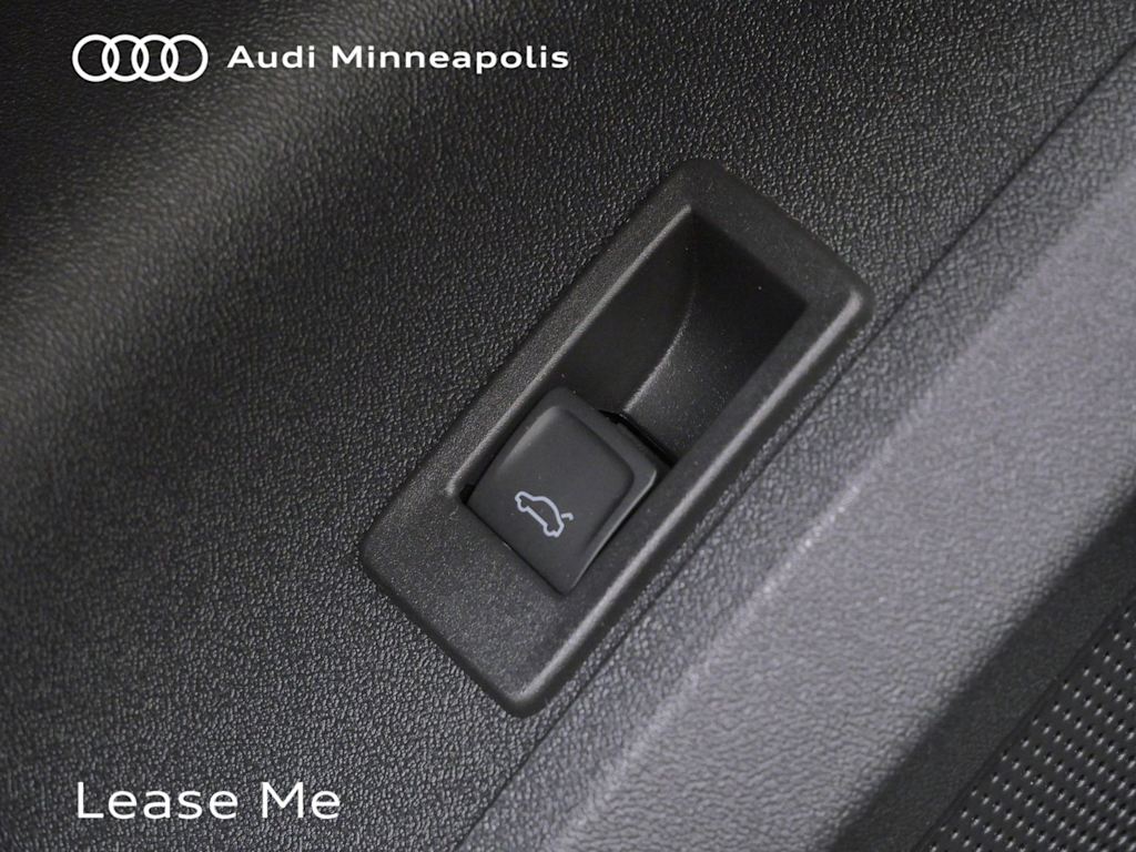 Thumbnail: 2025 Audi Q5 - 6