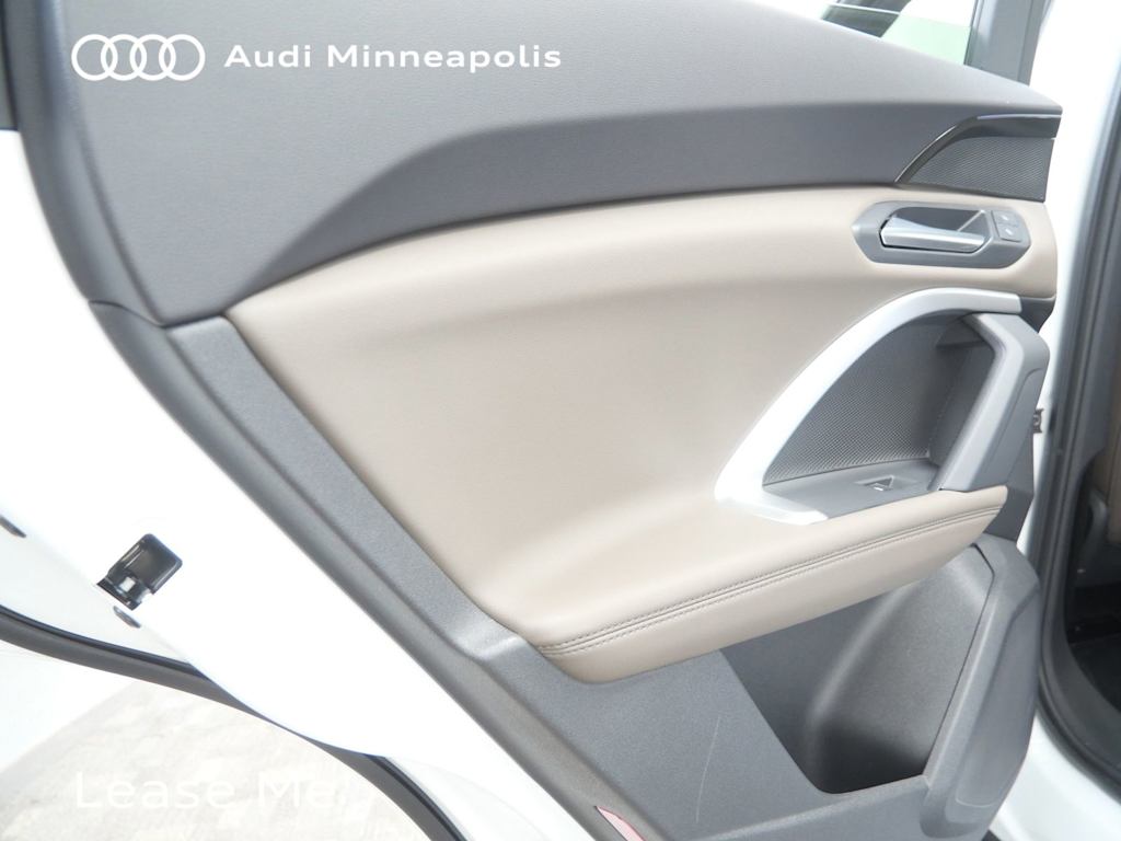 Thumbnail: 2025 Audi Q5 - 18