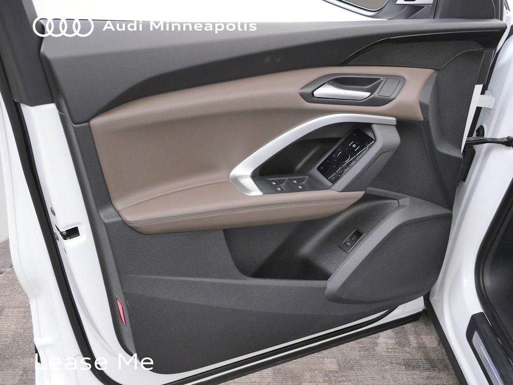 Thumbnail: 2025 Audi Q5 - 17