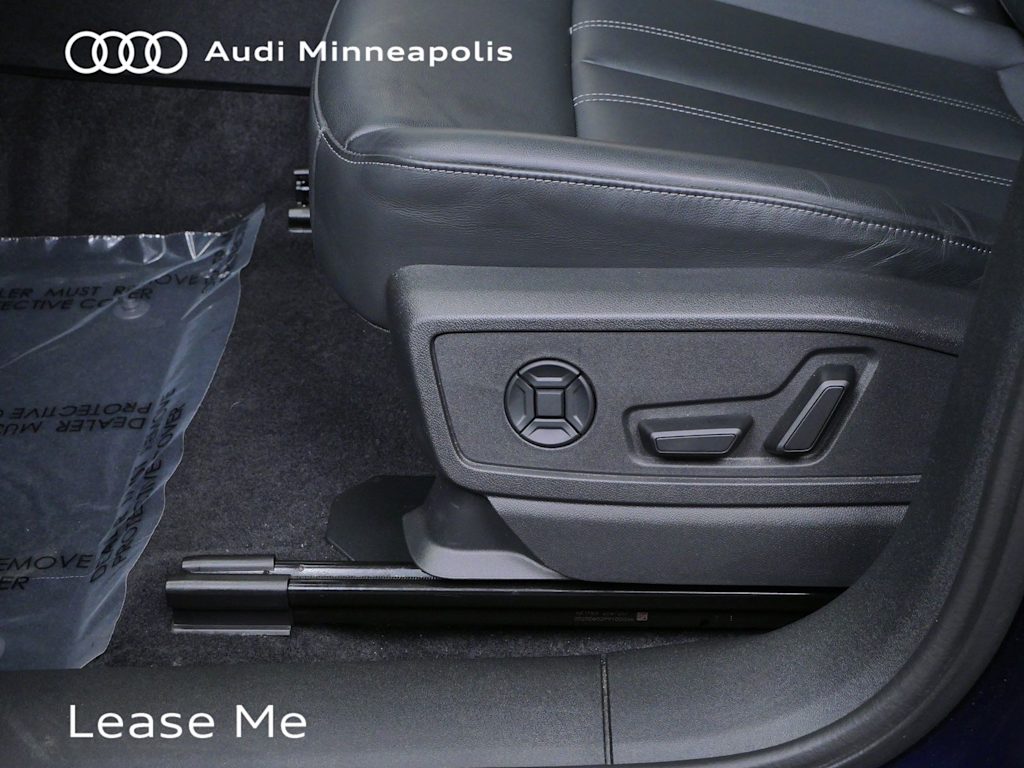 Thumbnail: 2025 Audi Q5 - 17
