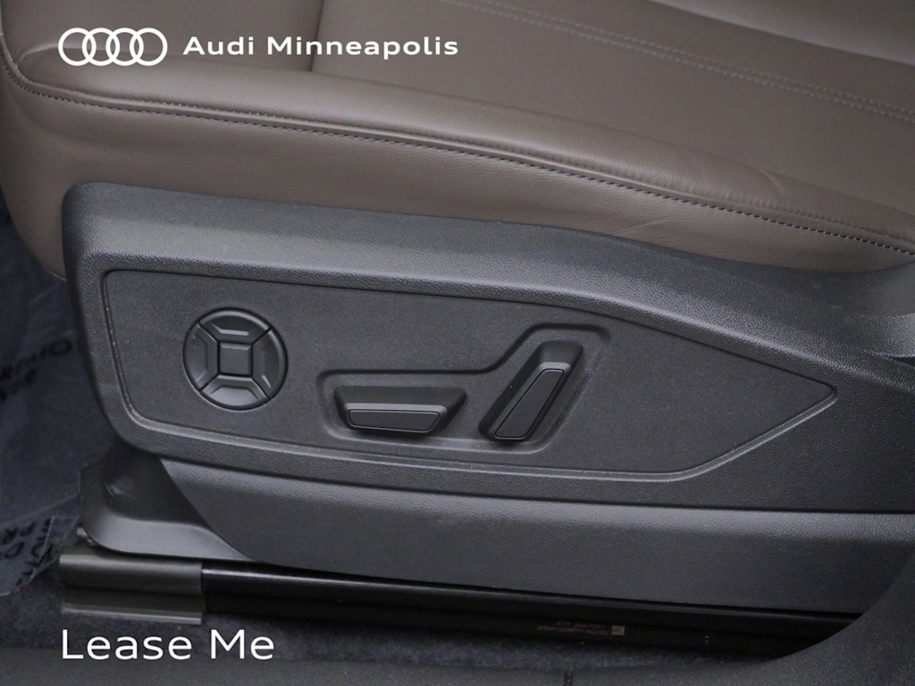 Thumbnail: 2025 Audi Q5 - 17