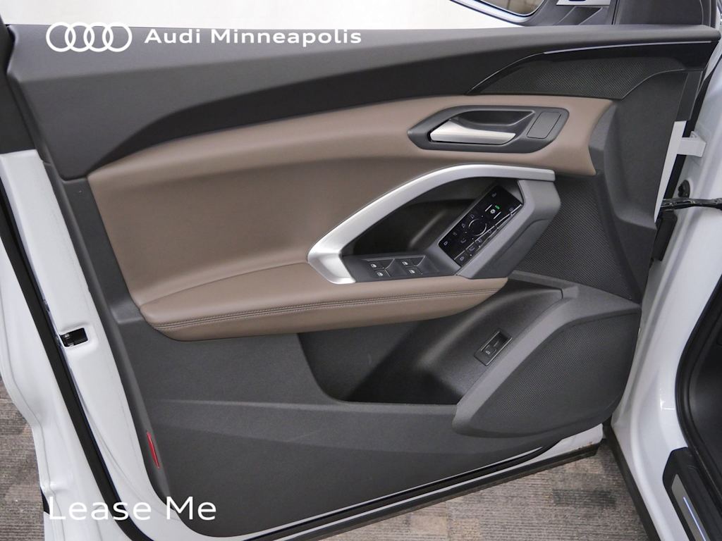 Thumbnail: 2025 Audi Q5 - 16