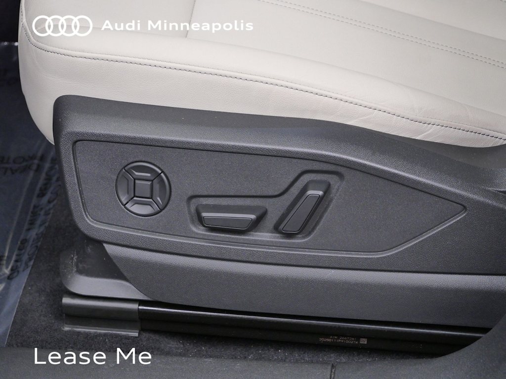 Thumbnail: 2025 Audi Q5 - 17