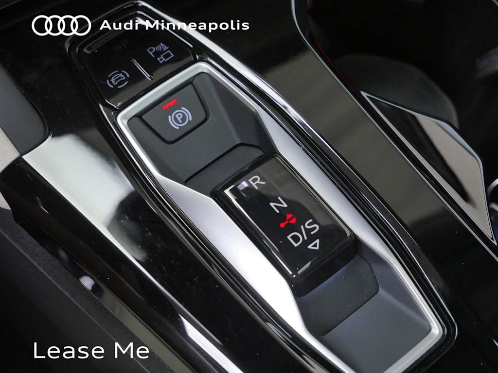 Thumbnail: 2025 Audi Q5 - 11