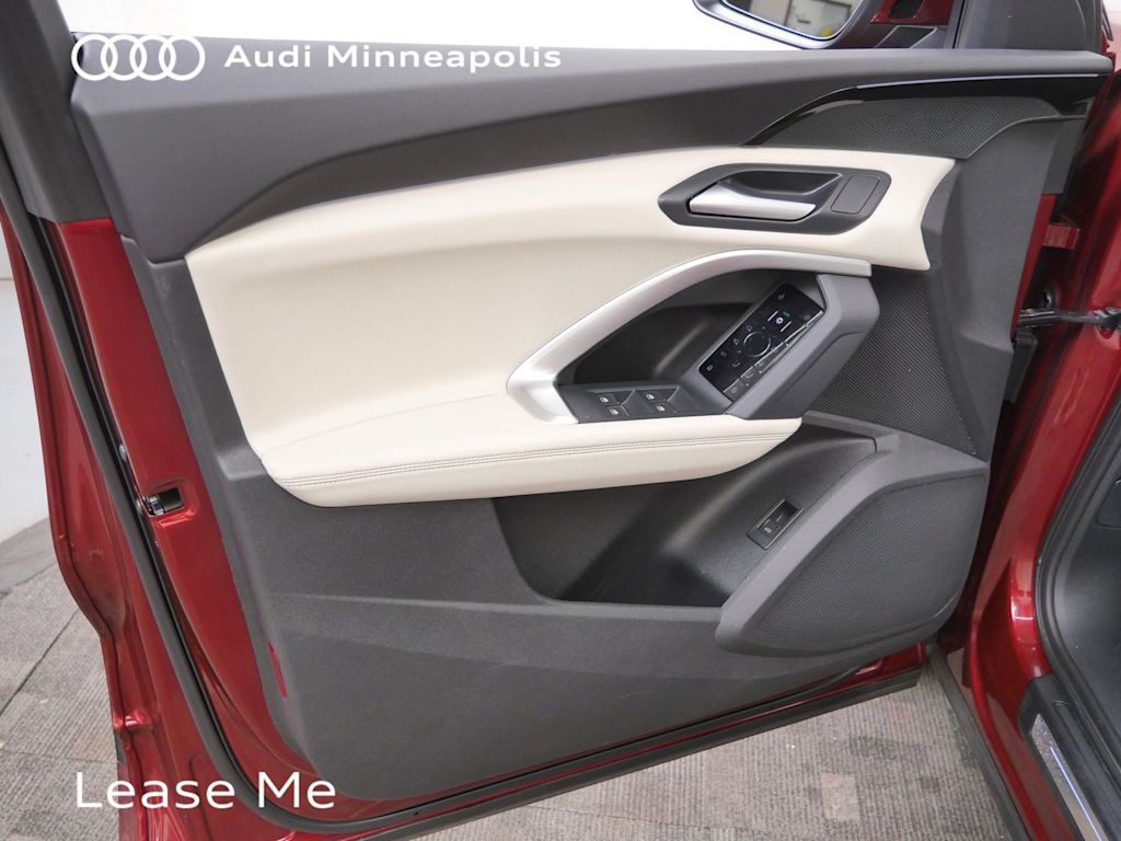 Thumbnail: 2025 Audi Q5 - 16