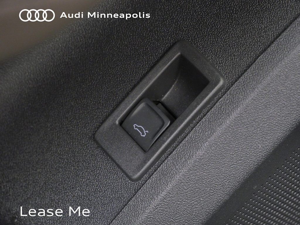Thumbnail: 2025 Audi Q5 - 6