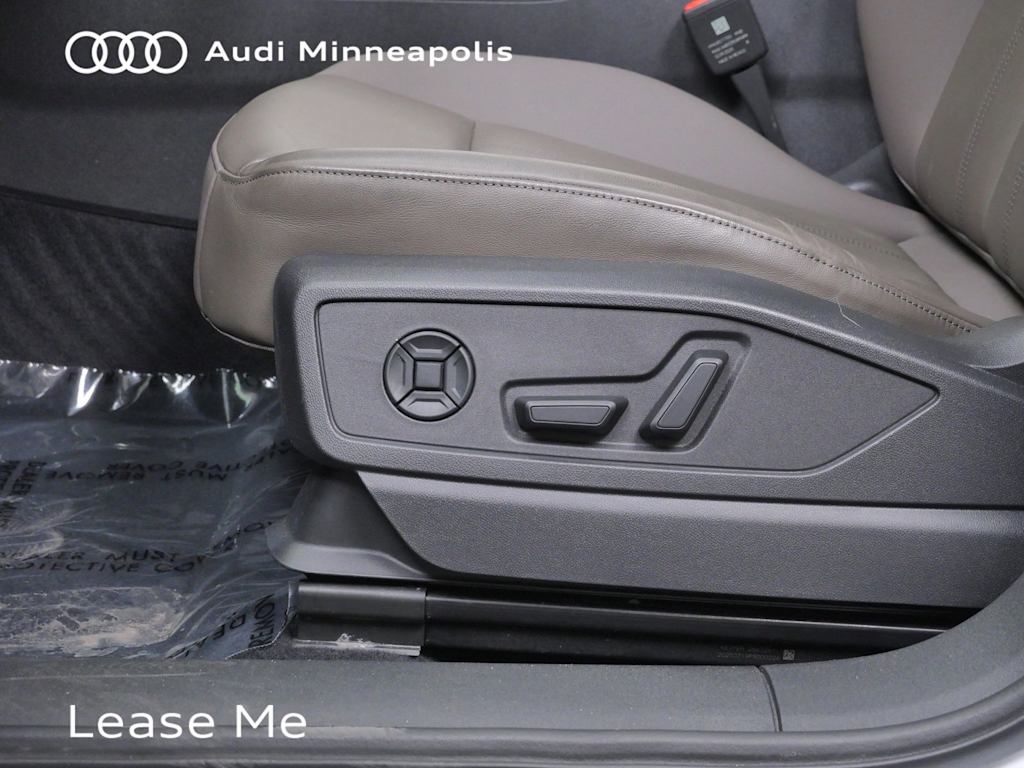 Thumbnail: 2025 Audi Q5 - 16