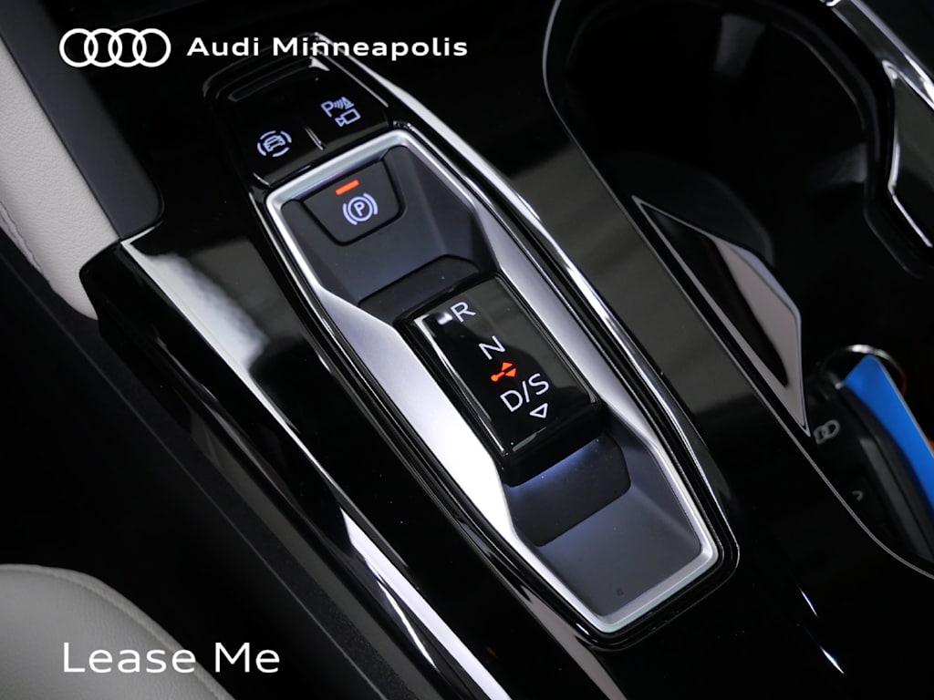 Thumbnail: 2025 Audi Q5 - 10