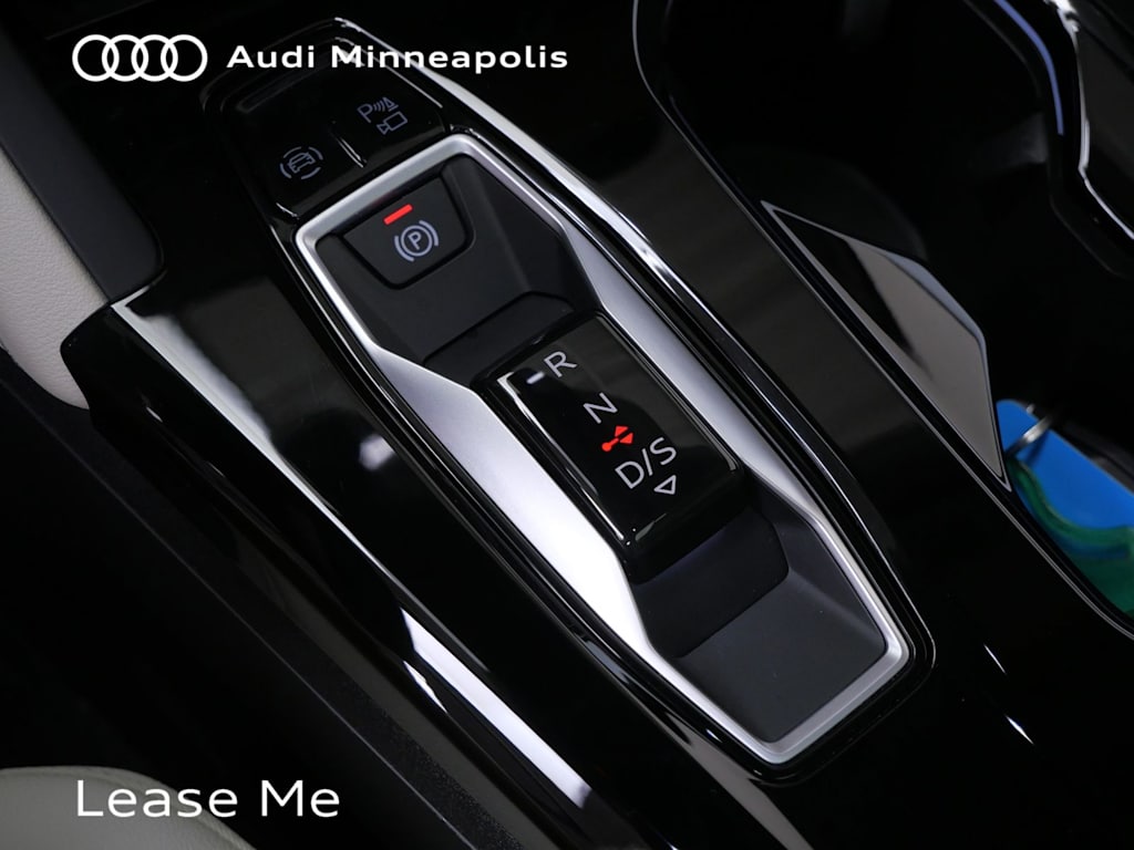 Thumbnail: 2025 Audi Q5 - 10